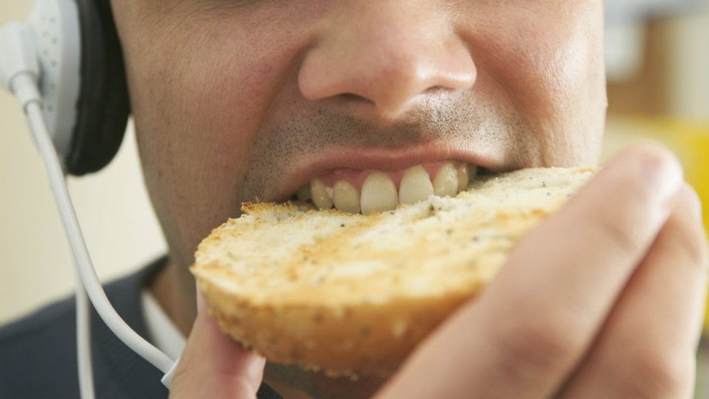 eating-bagel.jpg