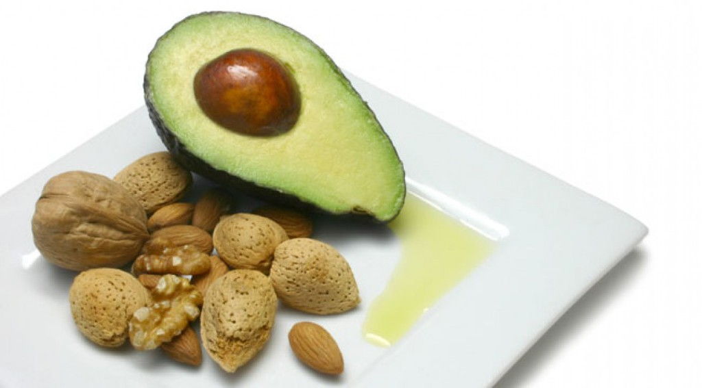 omega-3-fatty-acids-avocado-walnuts_0.jpg
